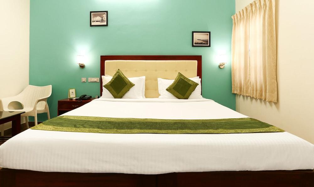 Treebo Grace Inn, 3 Min Walk From Promenade Beach Puducherry Zewnętrze zdjęcie